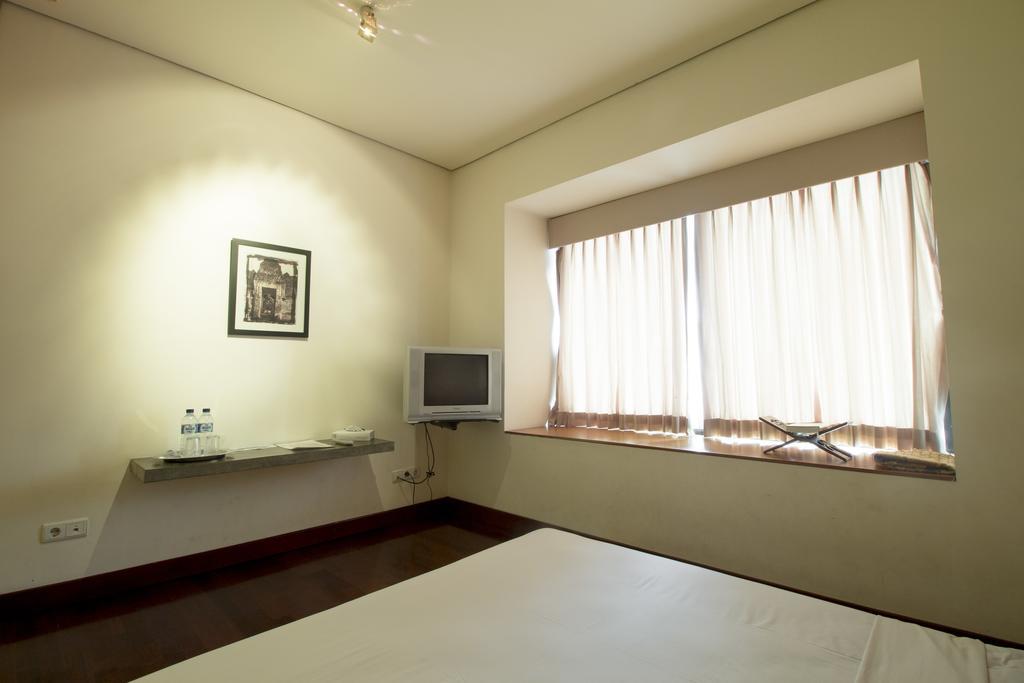 Reddoorz @ Gegerkalong Girang Hotel Bandung Room photo
