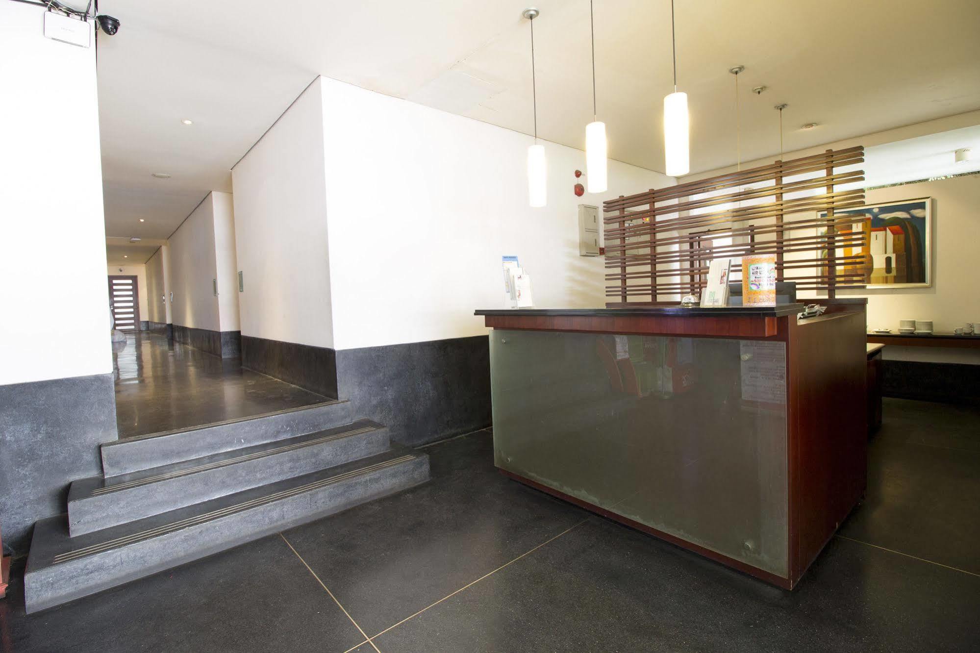 Reddoorz @ Gegerkalong Girang Hotel Bandung Exterior photo